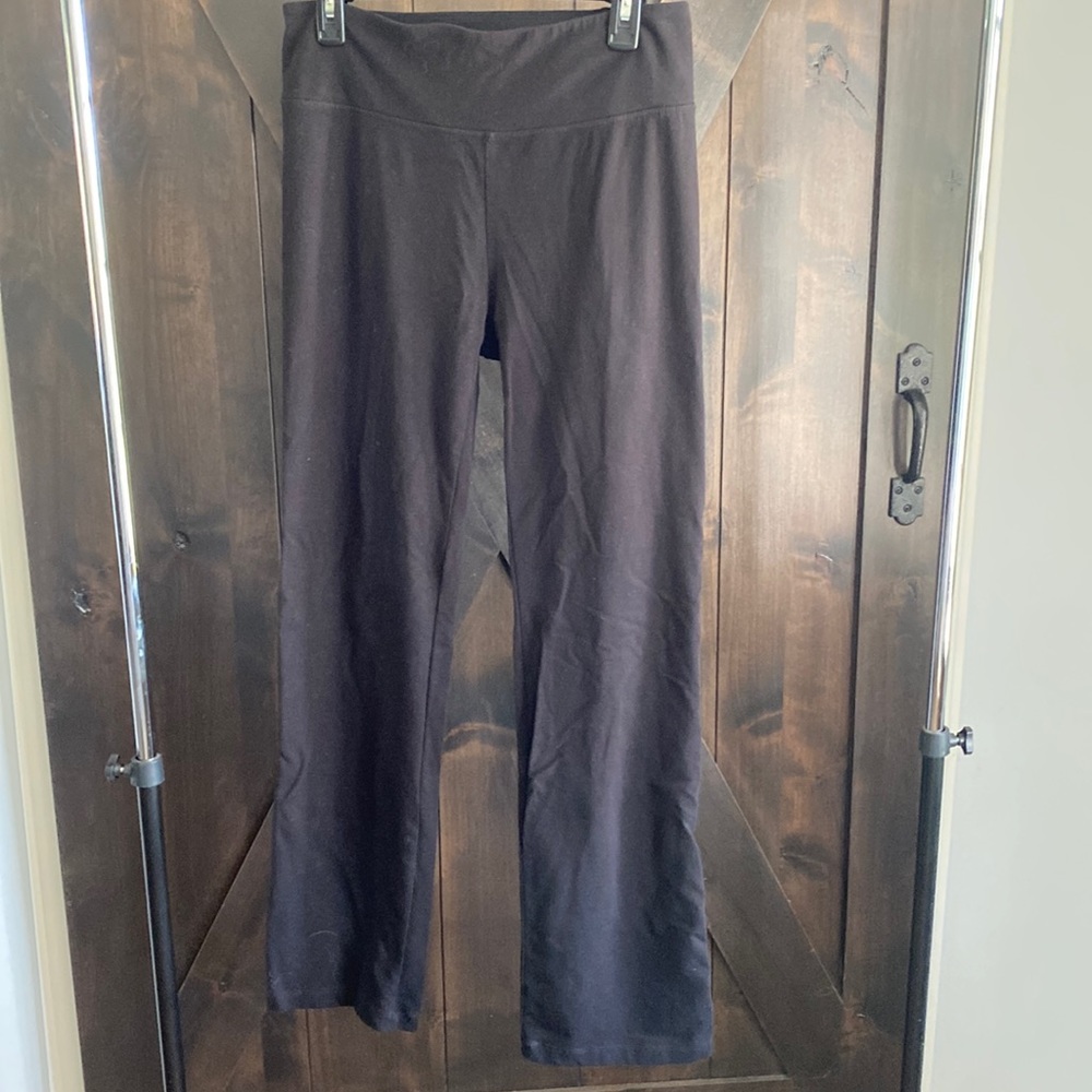 Straight leg yoga pants